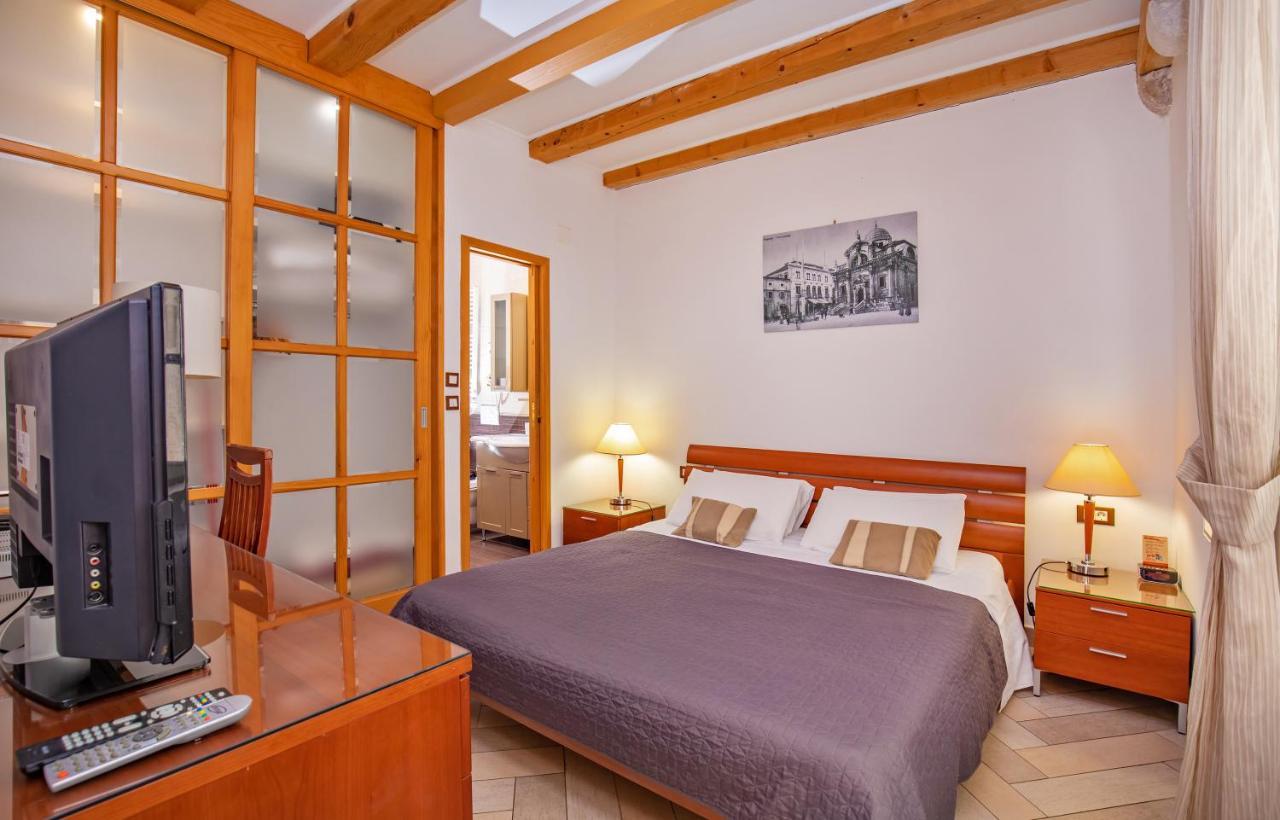 Espana 1 Apartment